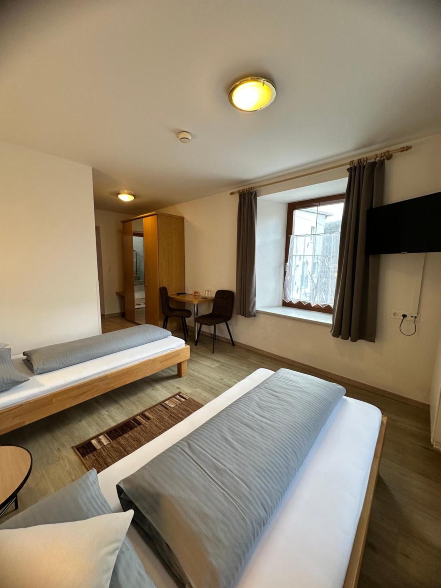 Goldener Adler Bed & Breakfast ชาร์นิทซ์ ภายนอก รูปภาพ