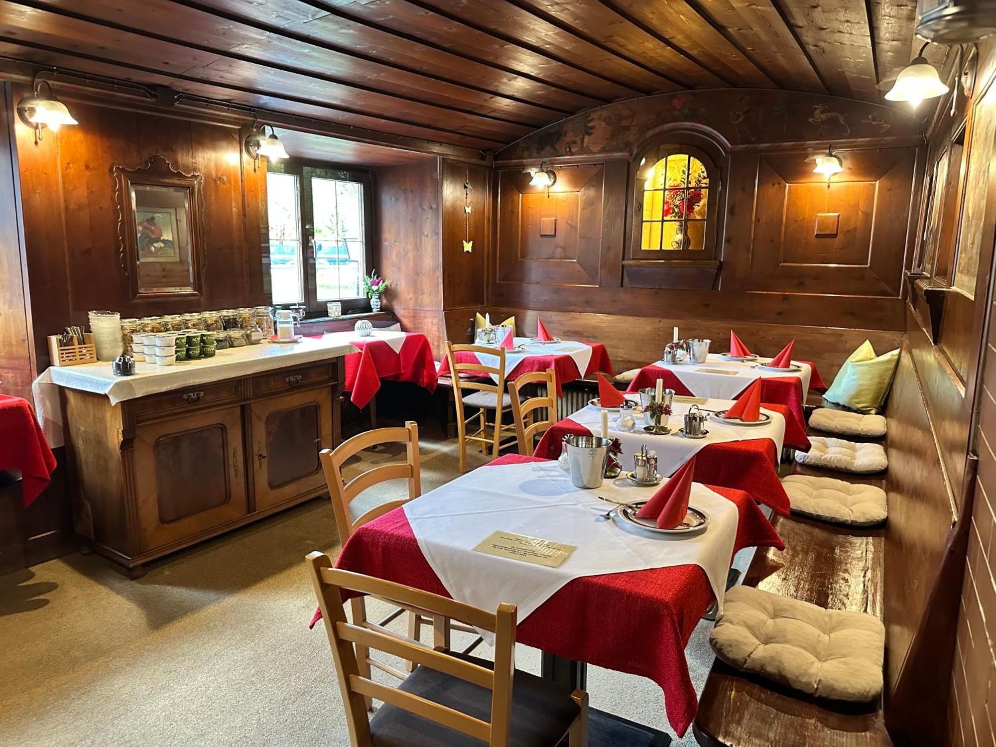 Goldener Adler Bed & Breakfast ชาร์นิทซ์ ภายนอก รูปภาพ